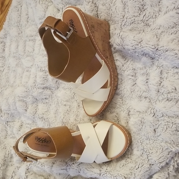 Mossimo Winter White & Camel Wedges - Picture 1 of 7